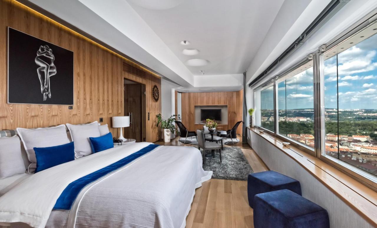 Sky Suite Hotel Praga Exterior foto
